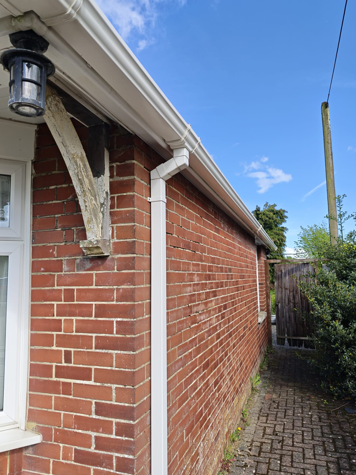 Clean gutter and fascia after cleaning by OOR External